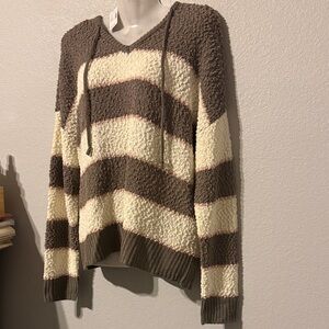 NWT Elegant Hooded V-Neck Striped Sweater in Brown and Cream